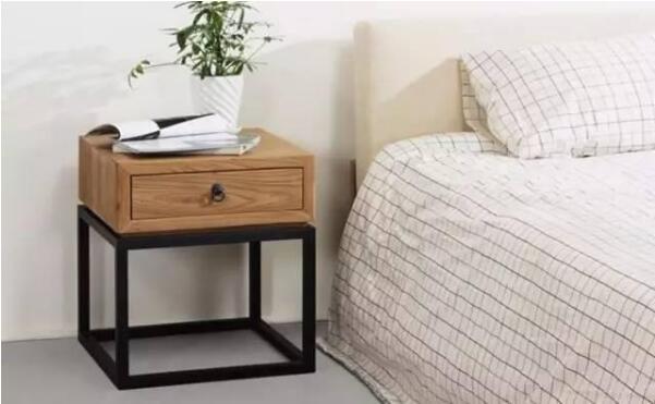 房子裝修完，買了床，床頭柜該如何選擇？