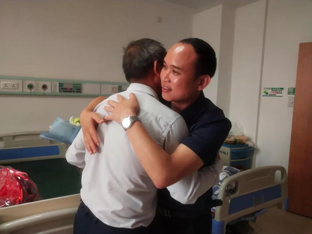 真情關(guān)懷，慰問員工丨老羅，愿您早日康復(fù)！